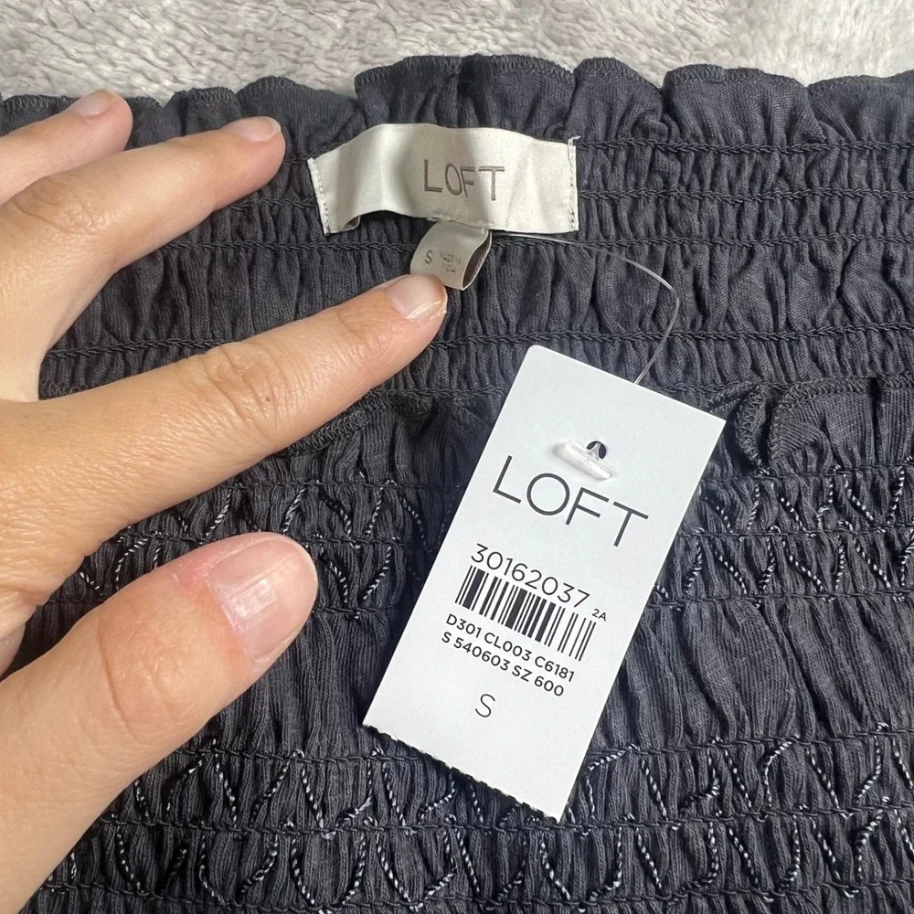 NWT Loft Women's S Smocked Eyelet Puff Sleeve Top Charcoal Grey 30162037